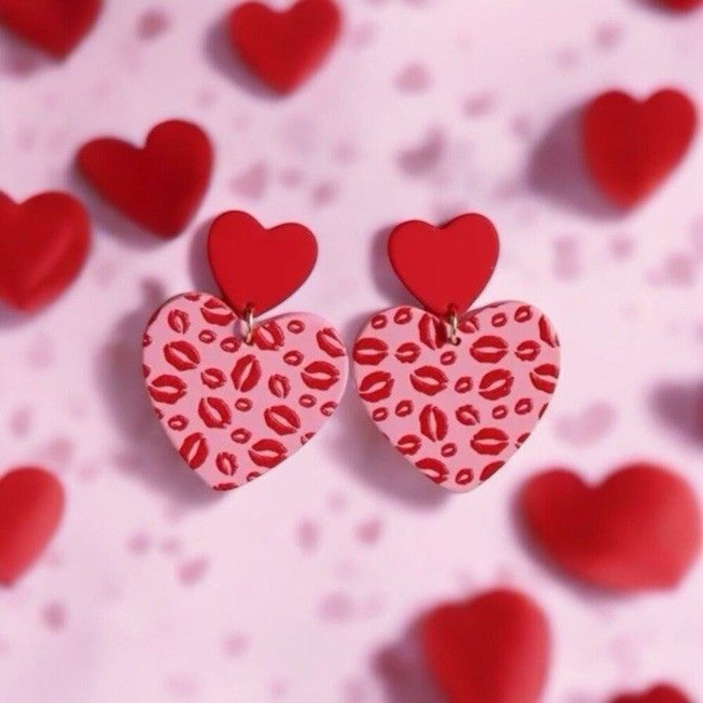 Women’s Valentine’s Day Heart Stud Earrings New In Package Gift Present